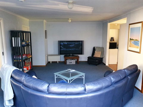 Island Family Holiday Retreat - Port Augusta Accommodation 4
