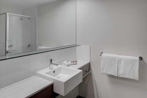 Travelodge Hotel Melbourne Docklands - Port Augusta Accommodation 14