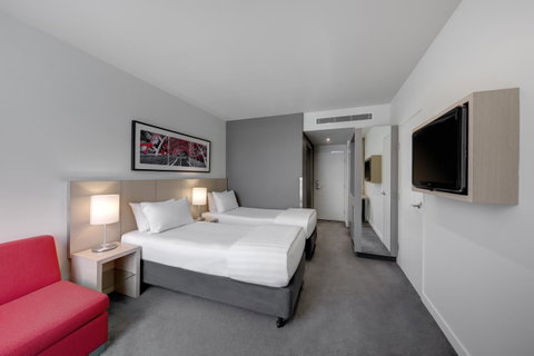 Travelodge Hotel Melbourne Docklands - Port Augusta Accommodation 1