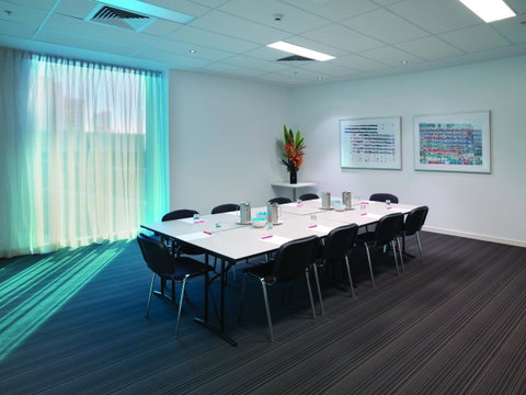 Travelodge Hotel Melbourne Docklands - Port Augusta Accommodation 22