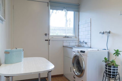 Uptown Frankston - Port Augusta Accommodation 13
