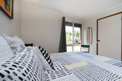Uptown Frankston - Port Augusta Accommodation 5
