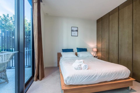 Waterfront 3 Bedroom Luxury Home Victoria Harbour - Port Augusta Accommodation 12
