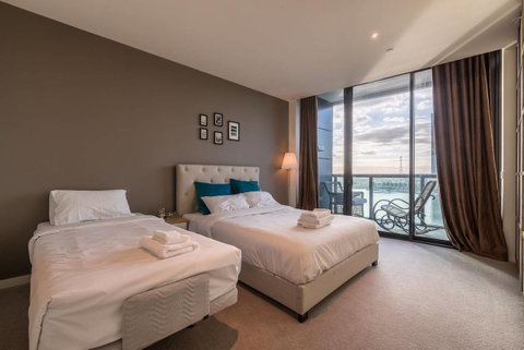 Waterfront 3 Bedroom Luxury Home Victoria Harbour - Port Augusta Accommodation 8