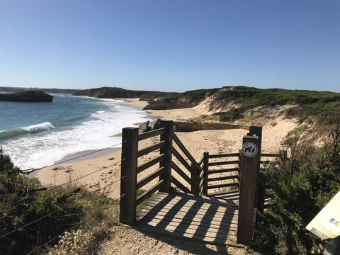 Sunsets On Martyrs Luxury Coastal Beach House Peterborough - Port Augusta Accommodation 34