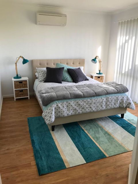 Sunsets On Martyrs Luxury Coastal Beach House Peterborough - Port Augusta Accommodation 14