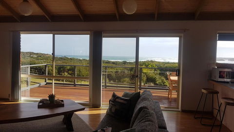 Sunsets On Martyrs Luxury Coastal Beach House Peterborough - Port Augusta Accommodation 6