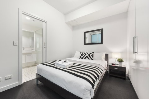 Docklands Private Collection - City Harbour Apartments - Port Augusta Accommodation 24