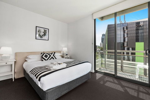 Docklands Private Collection - City Harbour Apartments - Port Augusta Accommodation 12