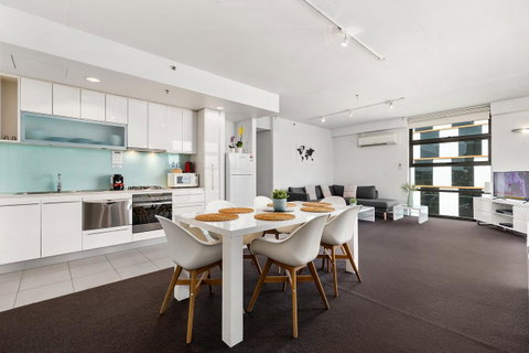 Docklands Private Collection - City Harbour Apartments - Port Augusta Accommodation 13