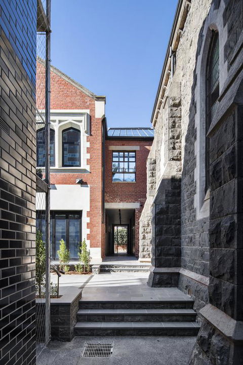 Converted Blue Stone Church - Port Augusta Accommodation 6