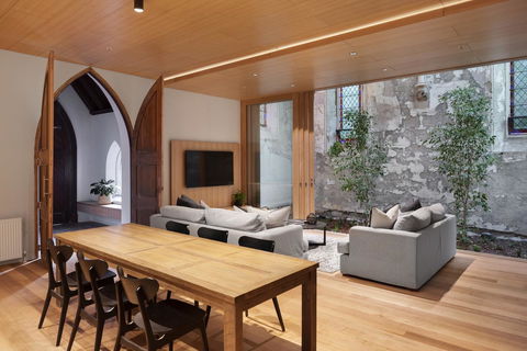 Converted Blue Stone Church - Port Augusta Accommodation 14