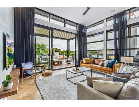 Ultimate Luxury Penthouse From The Block - Port Augusta Accommodation 0