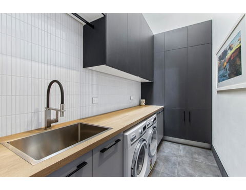 Ultimate Luxury Penthouse From The Block - Port Augusta Accommodation 14