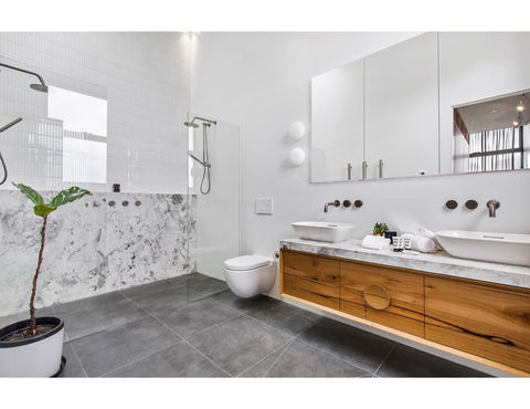 Ultimate Luxury Penthouse From The Block - Port Augusta Accommodation 2