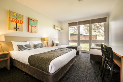 Burvale Hotel - Port Augusta Accommodation 0