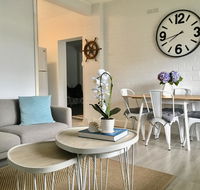 The Wheelhouse - 2BR Waterfront Apt in town