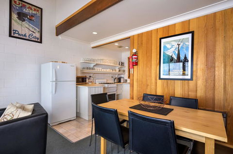 FOUNTAINS 3, Mount Hotham - Port Augusta Accommodation 3