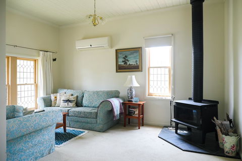 Miss Pym's Cottage - Port Augusta Accommodation 35