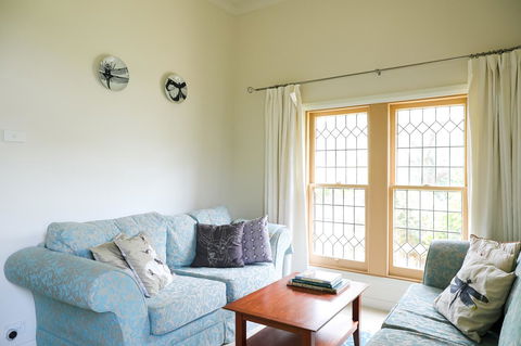 Miss Pym's Cottage - Port Augusta Accommodation 40