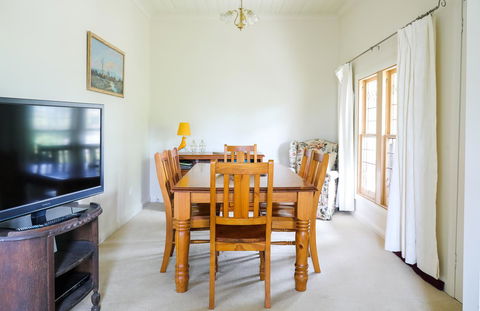 Miss Pym's Cottage - Port Augusta Accommodation 39