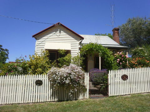 Miss Pym's Cottage - Port Augusta Accommodation 0