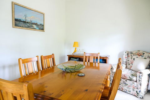 Miss Pym's Cottage - Port Augusta Accommodation 37
