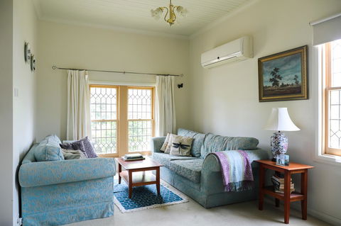 Miss Pym's Cottage - Port Augusta Accommodation 43