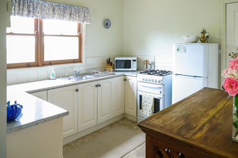 Miss Pym's Cottage - Port Augusta Accommodation 26