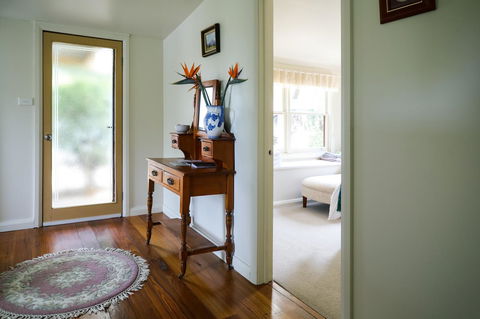 Miss Pym's Cottage - Port Augusta Accommodation 8