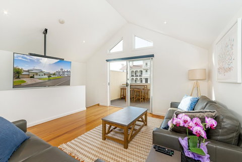 Beach Belle - Port Augusta Accommodation 0