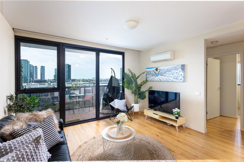 Water Views, Lovely 2BRs, Free Tram Zone, Close To Everything! - Port Augusta Accommodation 4