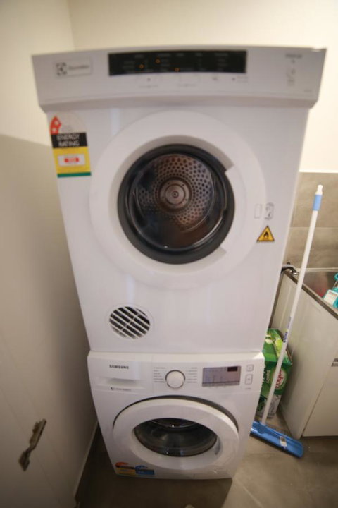 Water Views, Lovely 2BRs, Free Tram Zone, Close To Everything! - Port Augusta Accommodation 14