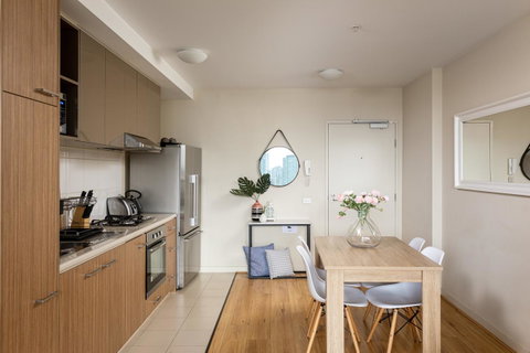 Water Views, Lovely 2BRs, Free Tram Zone, Close To Everything! - Port Augusta Accommodation 10