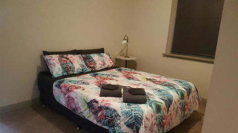 HogmortHomes Neale Street - Port Augusta Accommodation 3
