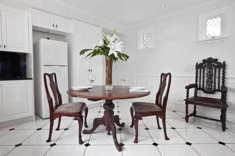 The Castle On Tamborine - Port Augusta Accommodation 2