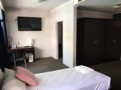 The Cavenagh - Port Augusta Accommodation 2