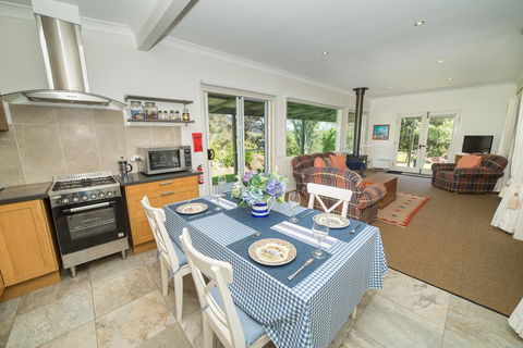 The Cottage At The Bryn At Tilba - Port Augusta Accommodation 1