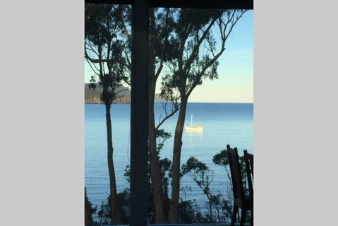 The Cove... On The Rocks At Port Arthur - Port Augusta Accommodation 2