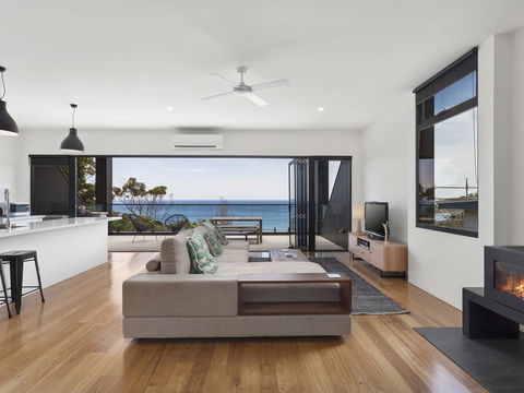 The Cube - Striking Architectural Showpiece - Port Augusta Accommodation 3