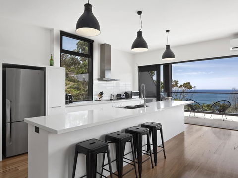 The Cube - Striking Architectural Showpiece - Port Augusta Accommodation 2