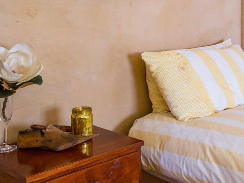 The Farmhouse - Grape Vines And Rolling Green Hills - Port Augusta Accommodation 3