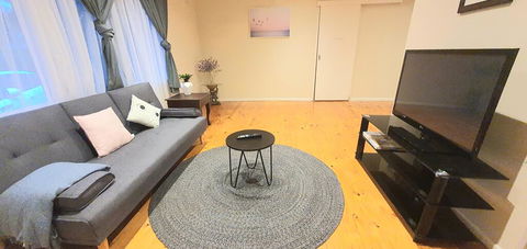 The Flower Homestay - Port Augusta Accommodation 1