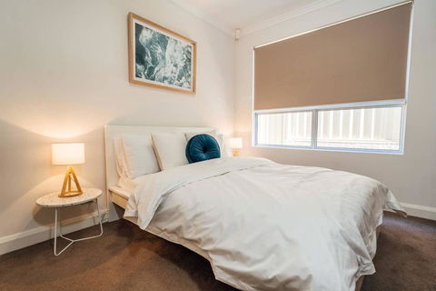 The Grand Oasis - Pool - Wifi - Mins From Beach - Port Augusta Accommodation 1