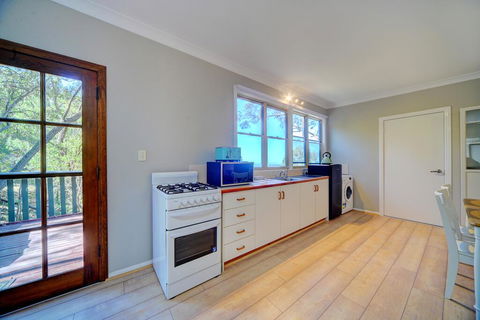 The Hillside Cottage - Port Augusta Accommodation 1