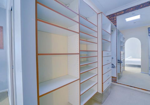The Hillside House - Port Augusta Accommodation 3