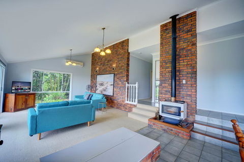 The Hillside House - Port Augusta Accommodation 2