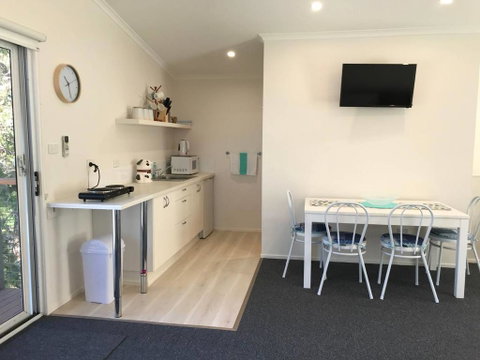 The Lake Guesthouse - Port Augusta Accommodation 1