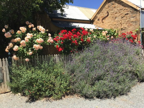 The Olde Devonshire House - Port Augusta Accommodation 2