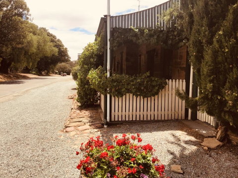The Olde Devonshire House - Port Augusta Accommodation 0